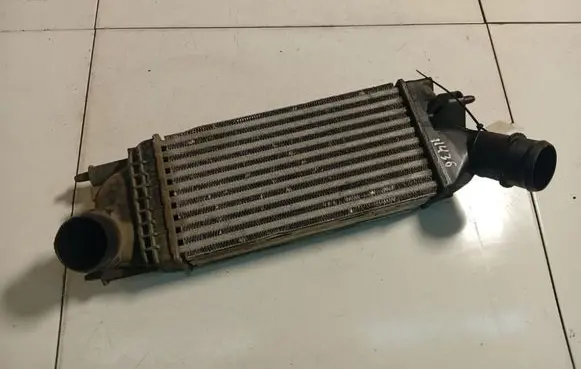 Citroen C5 Intercooler radiator 9657073240