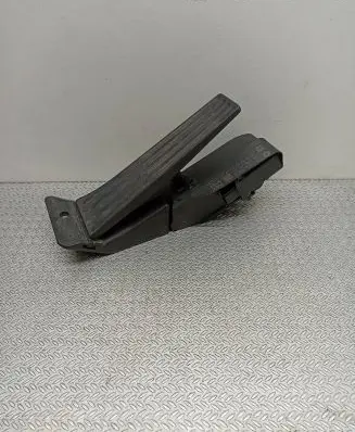 BMW 1 E81 E87 Accelerator throttle pedal 6786588 12037313 6PV00937921
