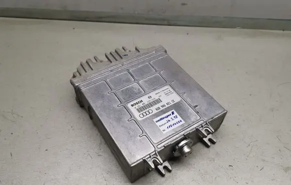 Audi A4 S4 B5 8D Engine control unit/module 028906021CE 0281001425 0281001426
