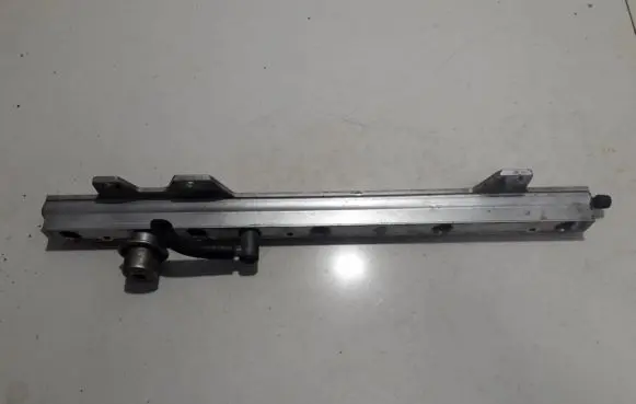 Volvo S60 Fuel main line pipe 9202710 1322146