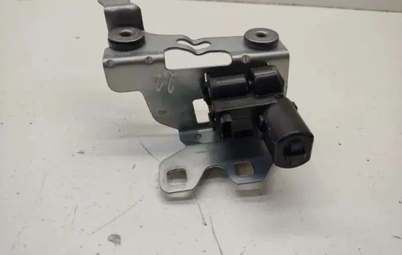 BMW 3 G20 G21 Tailgate window lock/catch/latch 8498979