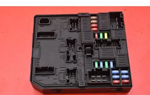 Renault Megane I Fuse box set 284B66727R