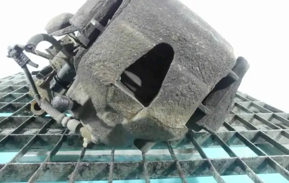 Front brake caliper