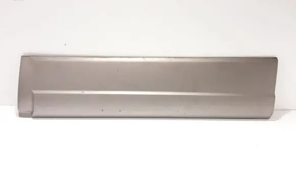 KIA Sorento Front door trim (molding) 877413E001