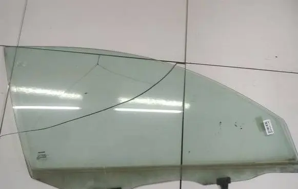 Nissan Primera Front door window glass four-door AS2