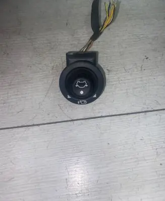 Wing mirror switch