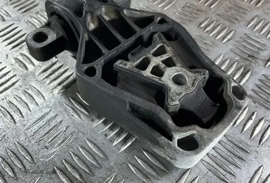 Mercedes-Benz GLA W156 X156 Gearbox mount A2452401209