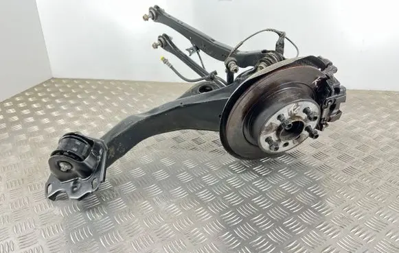 Rear wheel hub spindle/knuckle