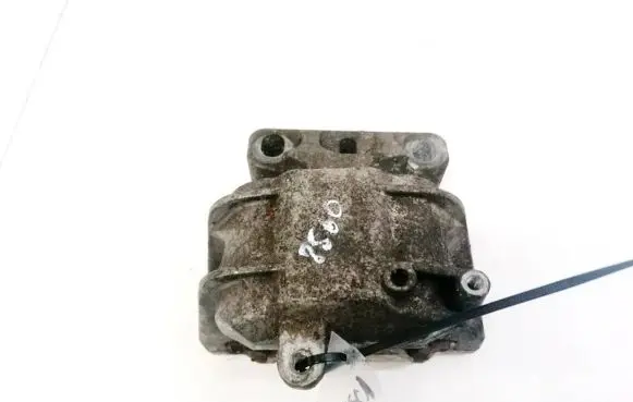 Volkswagen Golf Plus Engine mount bracket 1K0199262AJ