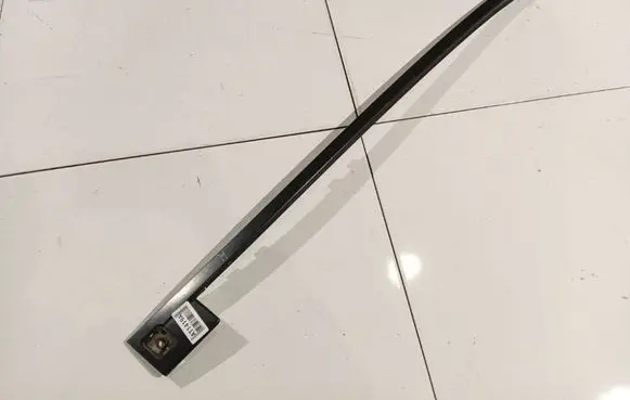 Honda CR-V Front door glass trim molding 73162SWA