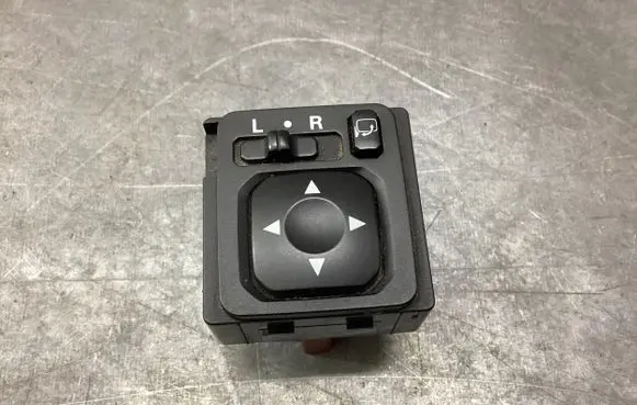 Mitsubishi Grandis Wing mirror switch 183589