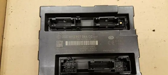 Audi A4 S4 B8 8K Comfort/convenience module 8K0907064CC