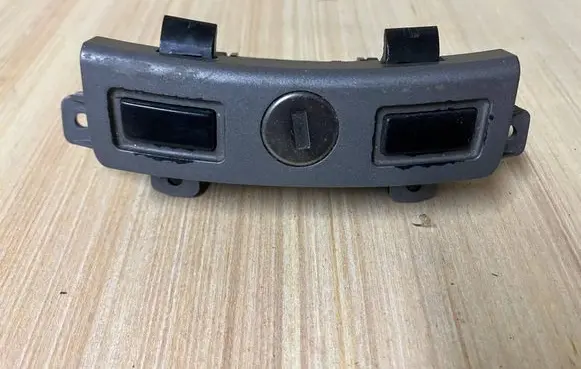 BMW 7 E65 E66 Armrest lock 67002397 7146658