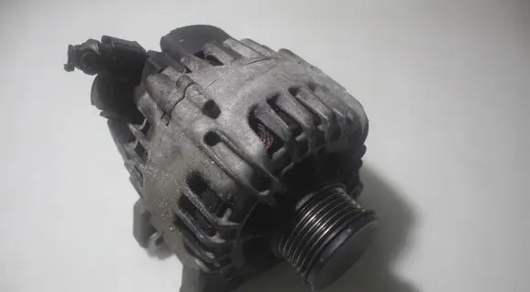 Citroen DS3 Generator/alternator 2610711C
