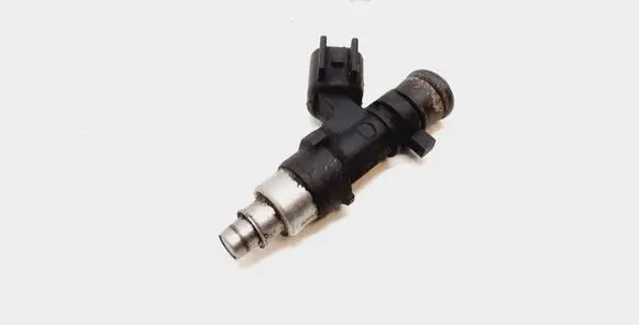 Volvo S60 Fuel injector 30757534