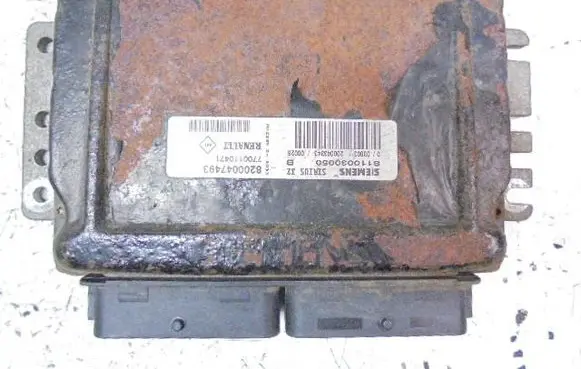 Renault Megane I Engine control unit/module ECU 8200047493
