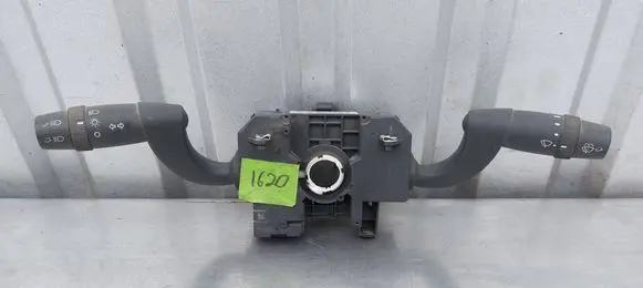 Wiper turn signal indicator stalk/switch