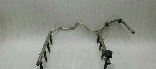 Mercedes-Benz CLS C219 Fuel distributor A1560701795