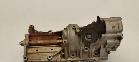 BMW X4 F26 Oil pump 7632111
