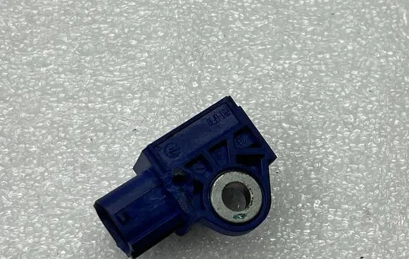 Suzuki Vitara (LY) Airbag deployment crash/impact sensor 3F92076S00