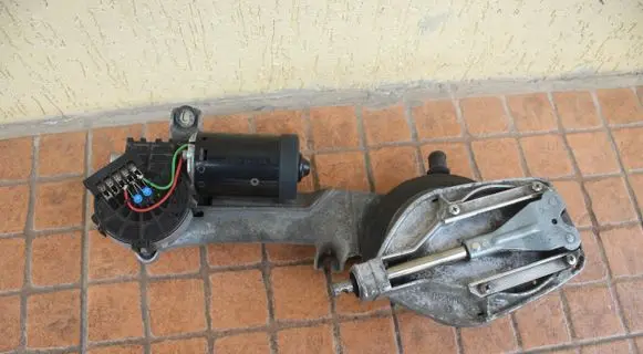 Mercedes-Benz E W210 Front wiper linkage 2108201542