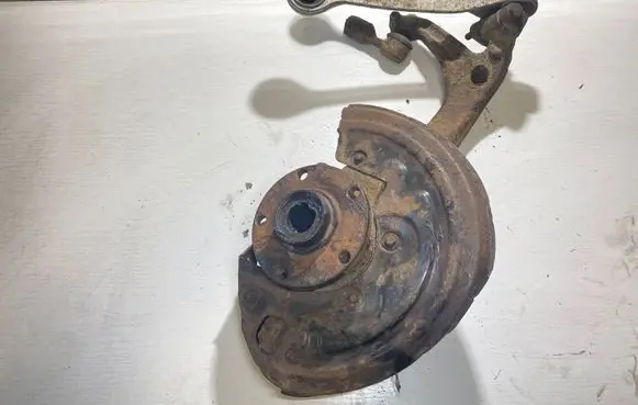 Volkswagen PASSAT B5 Front wheel hub