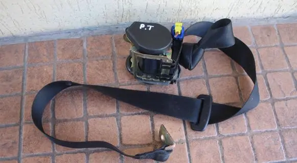 Mercedes-Benz E W210 Rear seatbelt 