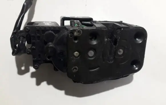 Mazda 626 Front door lock 1528007031 152800-7031