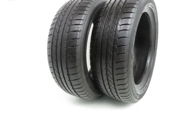 Volkswagen Golf V R16 summer tire 