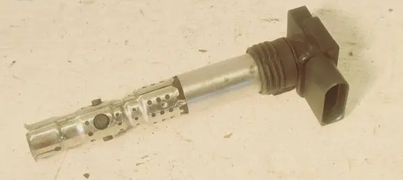 Volkswagen Fox High voltage ignition coil 03D905115F 12452ESM LTC47624807