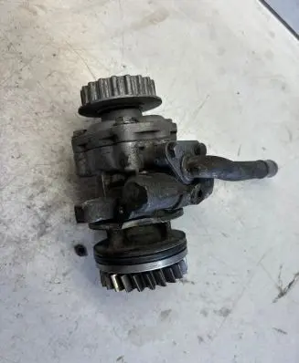 Volkswagen Transporter - Caravelle T5 Power steering pump 7H04221524