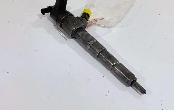 Opel Astra J Fuel injectors set 0445110327