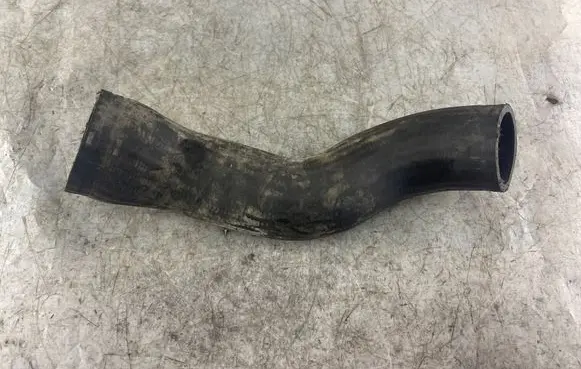 Volvo V70 Intercooler hose/pipe