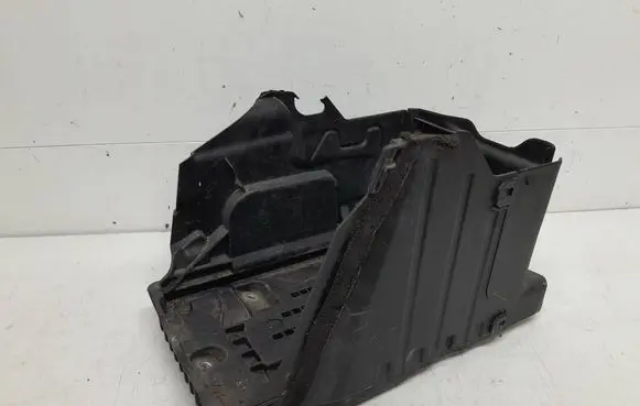 Battery box tray