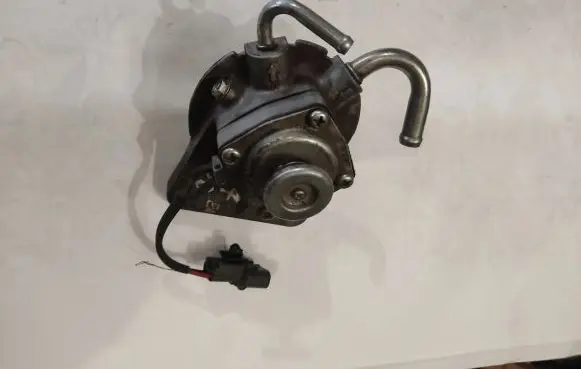 Mitsubishi L200 Fuel filter housing 