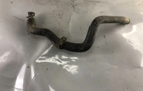 Nissan Patrol Y61 Engine coolant pipe/hose