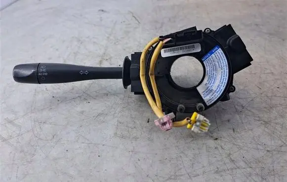 Chevrolet HHR Indicator stalk 15840251