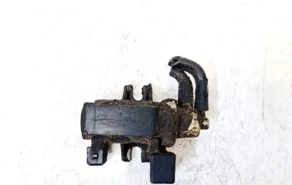 Volvo V70 Turbo solenoid valve 30637251 72190328