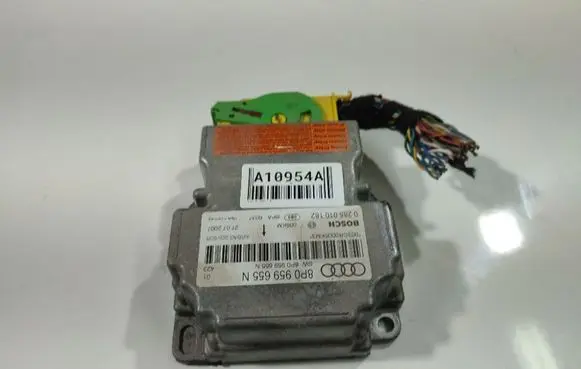 Audi A3 S3 8P Airbag control unit/module 0285010182