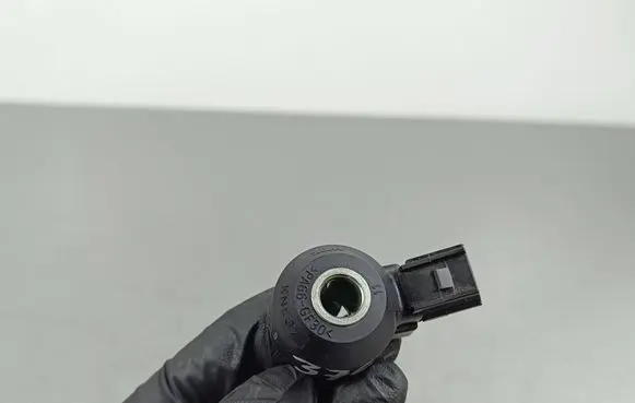 Honda CR-V Detonation knock sensor KNF37 KNE37