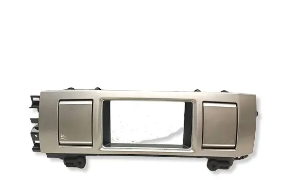 Jaguar XF X250 Dash center air vent grill 8X2319K617BH 0AD9 06620