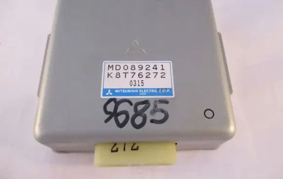 Mitsubishi Space Wagon Engine control unit/module K8T76272 MD089241