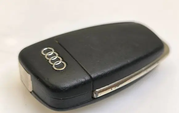 Audi A6 S6 C6 4F Ignition key/card 033140101 868MHZ 4F0837220R