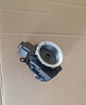 Volvo V50 Ignition lock 8688767