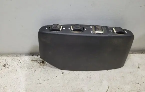 Mercedes-Benz E C207 W207 Seat control switch A0008007978