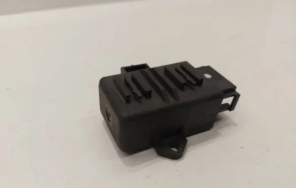 Volkswagen Caddy Seat heating relay 1K0959772