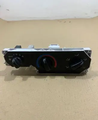 Honda HR-V Climate control unit