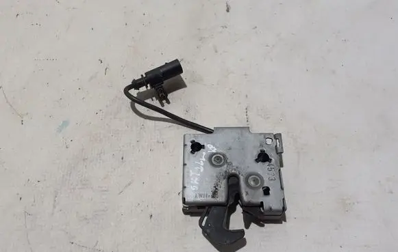 Skoda Octavia Mk4 Engine bonnet (hood) release handle 5E3823509A