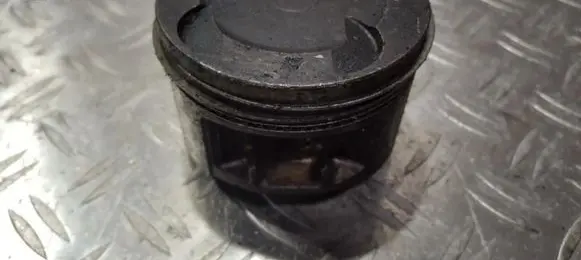 Subaru Legacy Piston 