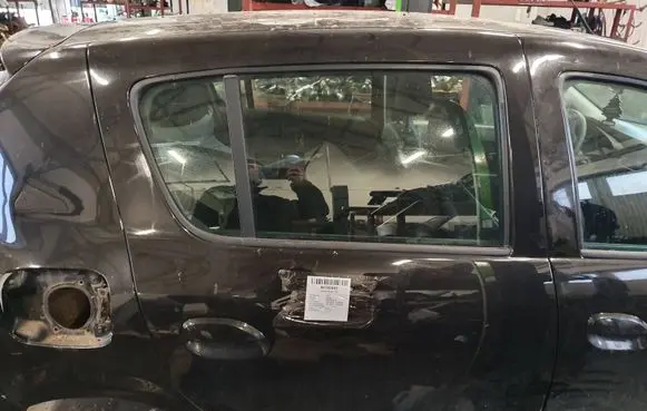 Dacia Sandero Rear door NV676